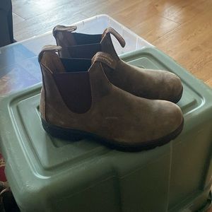 Women’s Blundstone boots size 6